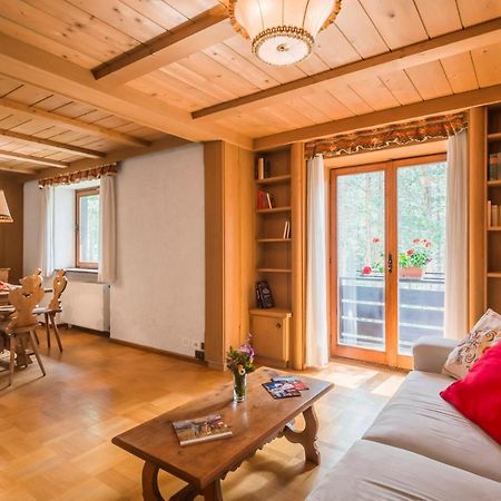 Residence Alice Nel Paese Dell' Armentarola San Cassiano  Bagian luar foto