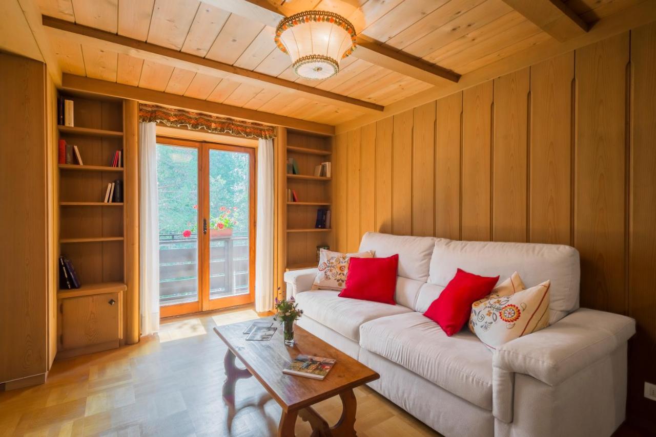 Residence Alice Nel Paese Dell' Armentarola San Cassiano  Bagian luar foto